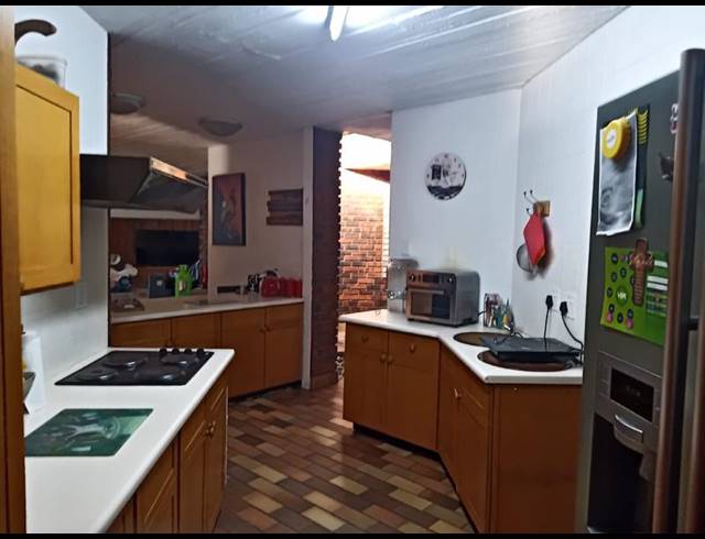 4 BEDROOM HOUSE FOR SALE IN GHOLFSIG